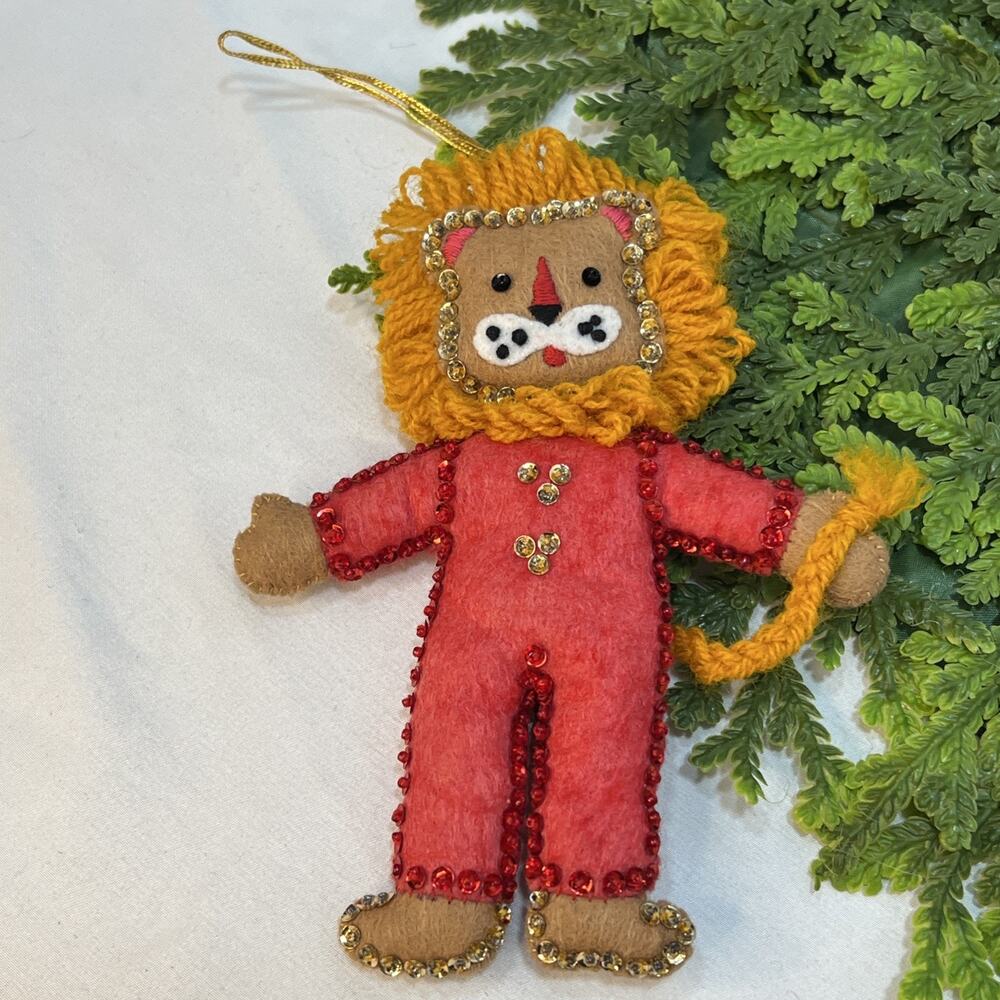 Vintage Bucilla Felt Christmas Ornament Wizard of Oz Jeweled Sequin Lion 6โ